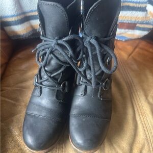 Black Lace-Up Ankle Boots SOREL Joan of Arc